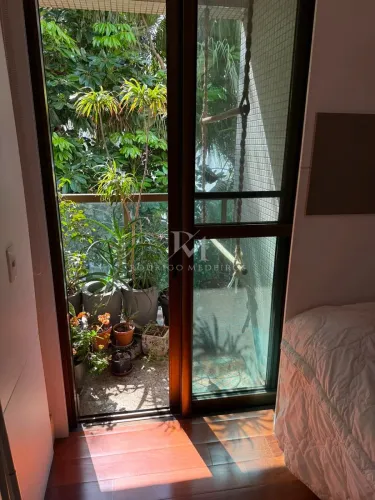 APARTAMENTO COM VISTA MAR PERMANENTE EM COQUEIROS FLORIANÓPOLIS