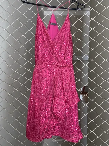 Vestido de Festa Curto Rosa de Paetê