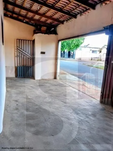 Casa para Venda em Uberlândia, Jardim Canaã, 2 dormitórios, 1 suíte, 2 banheiros, 1 vaga