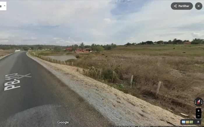 ÓTIMA ÁREA URBANA - 2 Hectares colada na BR
