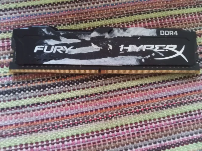 Memória Hyper Fury 4GB 2400 MHz