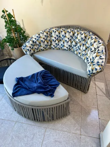 Chaise Bipartida com Puff