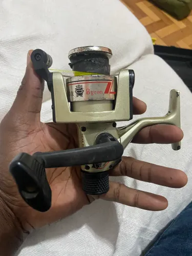 Molinete Byron Z (Designed in Japan)