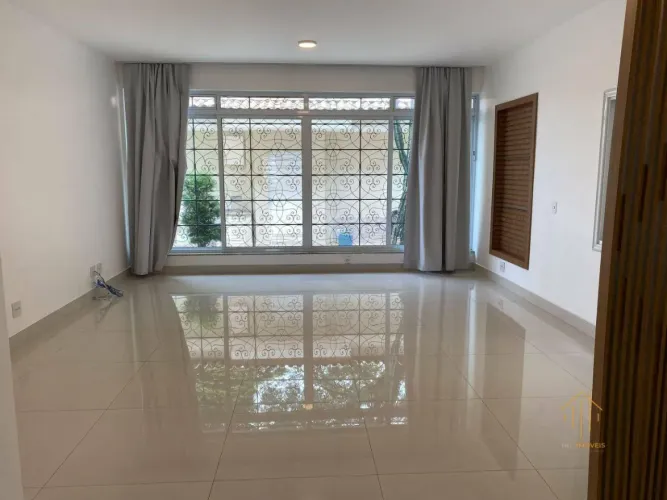Sobrado com 3 dormitórios à venda, 230 m² por R$ 2.650.000,00 - Vila Monumento - São Paulo