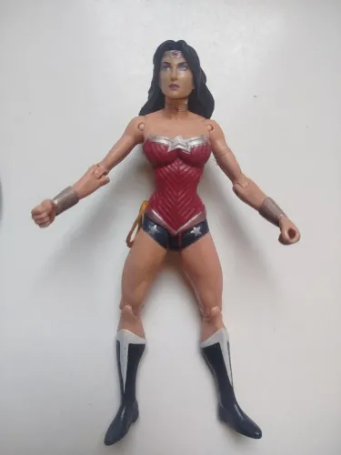Figure boneco mulher maravilha DC