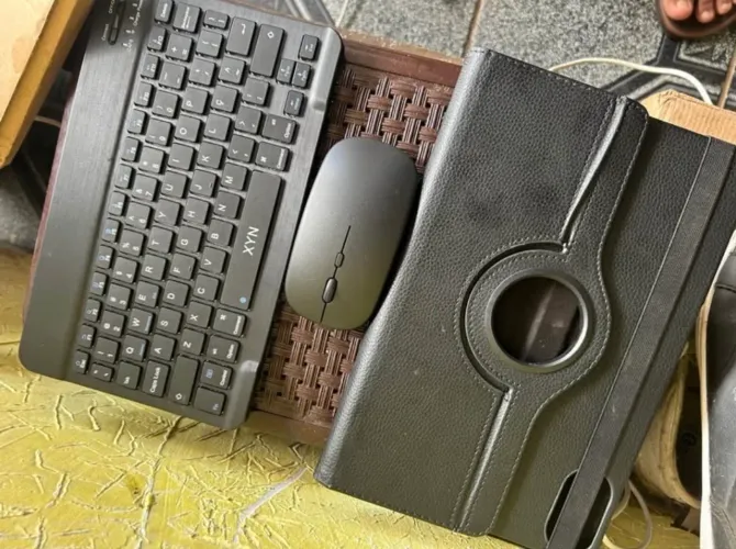 Kit para tablet, com mouse, teclado e capa