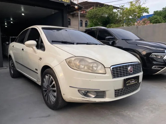Fiat Linea Essence 1.8 Flex 16V 4P 2013