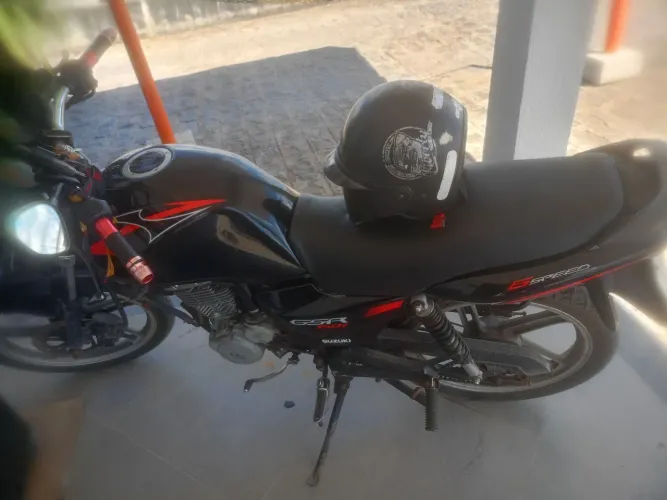 Moto gsr150