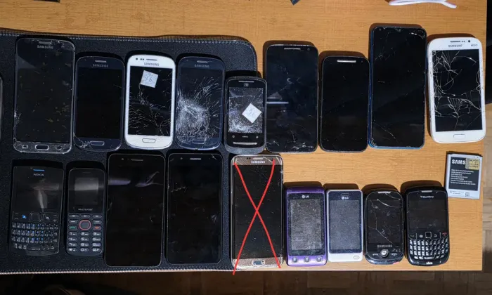 Lote de 30 celulares para concerto o retirada de peças