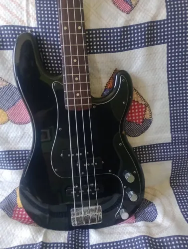 Baixo Squier Precision Jazz Bass