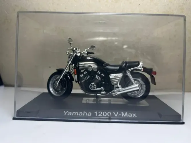 Yamaha 1200 V-Max (rara)