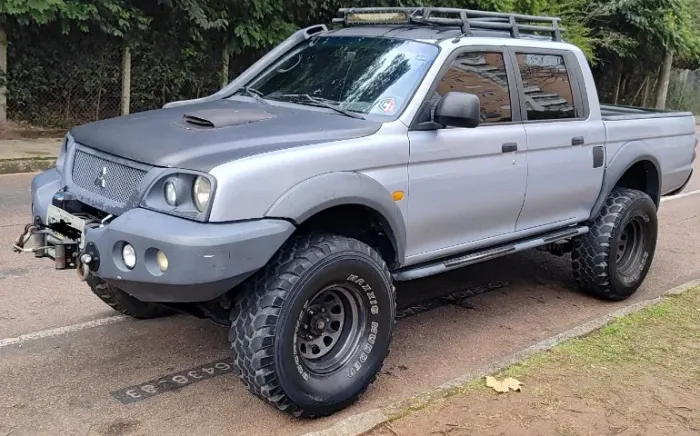 Mitsubishi L200 Outdoor HPE 2.5 4X4 CD T.dies. Mec. 2012