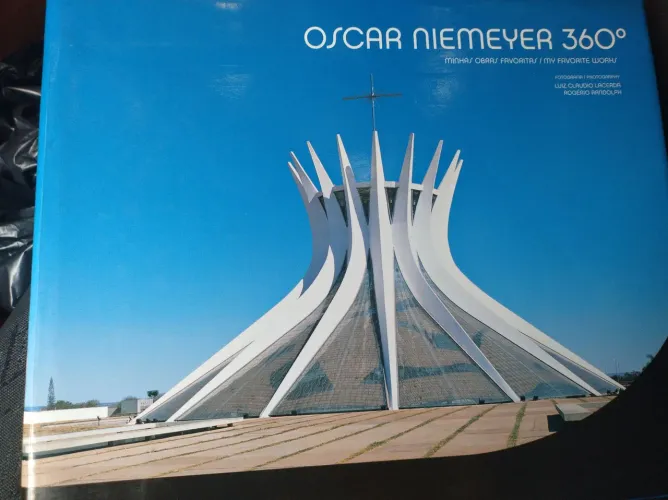 Oscar Niemeyer 360?