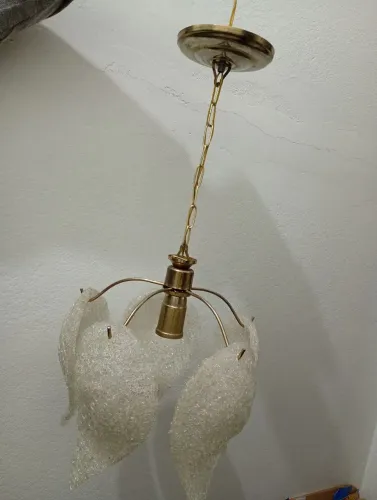 Lustre de Pétalas de Acrílico Vintage