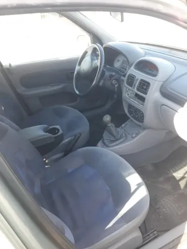 Renault Clio RT/ Privil. 1.0/1.0 Hi-power 16V 5P 2003
