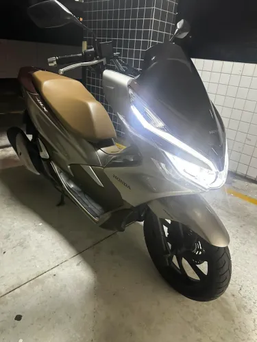 Honda PCX DLX 2022 ? 13.485km ? Impecável