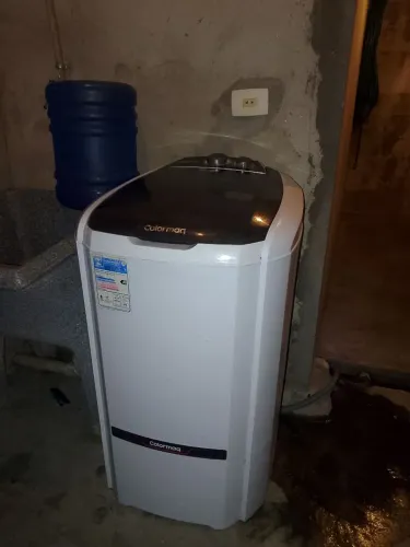 Vendo tanquinho de 20kg da colormaq, funcionando normalmente, menos de 1 ano de uso.