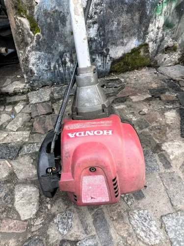 VENDO ROÇADEIRA HONDA 4 TEMPOS NO PRECINHO!!