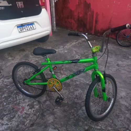 Vendo uma bicicleta Cross aro 20 seminova só pegar e rodar