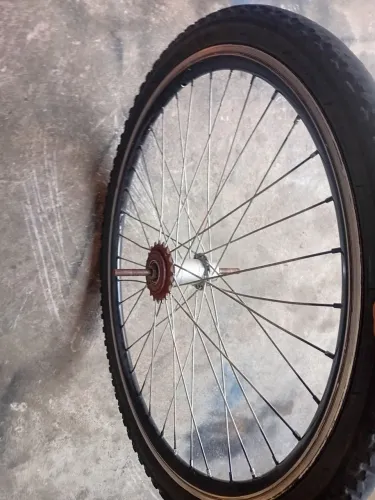 Roda traseira de bicicleta aro 26
