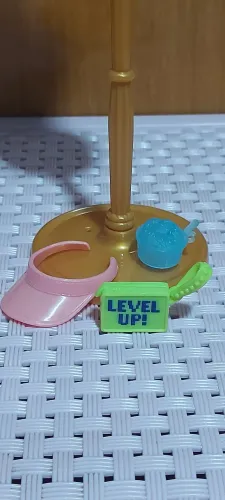 Viseira, bolsa e cupcake da boneca barbie 