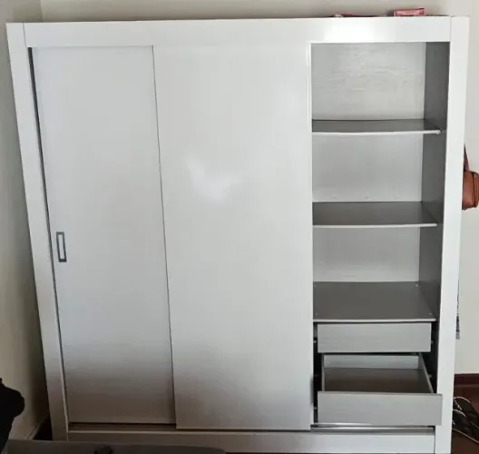 Guarda roupa, três portas, novo