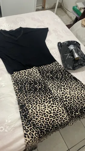 Kit mãe Conjunto de blusa e saia + body splash