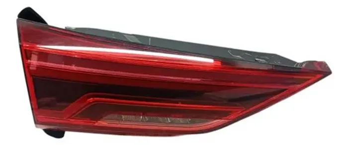 Lanterna Esquerda Tampa Traseira Audi Q3 Tfsi 2021 2022 Esquerdo/motorista Vermelho