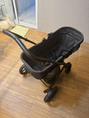 Carrinho Moisés com Bebê Conforto Cosco