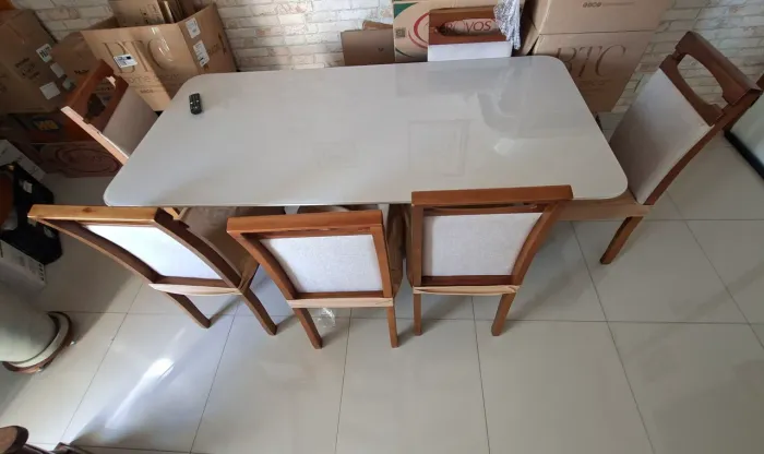 Mesa 6 lugares sem as cadeiras