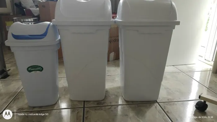 Lixeiras basculantes 30 l e 1 de 14 l plasvale