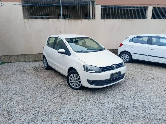 Volkswagen Fox 1.0 MI Total Flex 8V 5P 2014