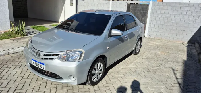 Toyota Etios XS Sedan 1.5 Flex 16V 4P Mec. 2014