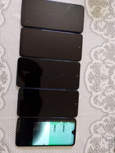 Vende-se celular Motorola com defeito