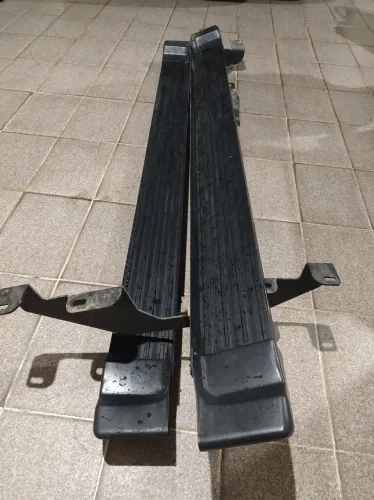 Par de Estribo/Stribo lateral Renault Duster completo com suporte