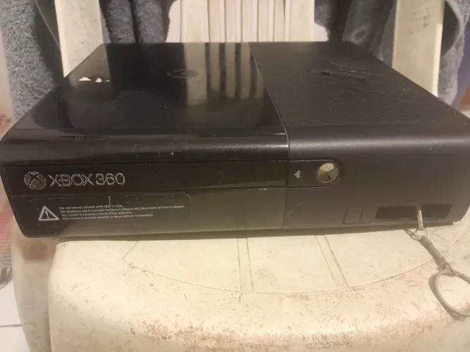 Xbox 360 Super Slim 2015 - Destravado com HD já com jogos!