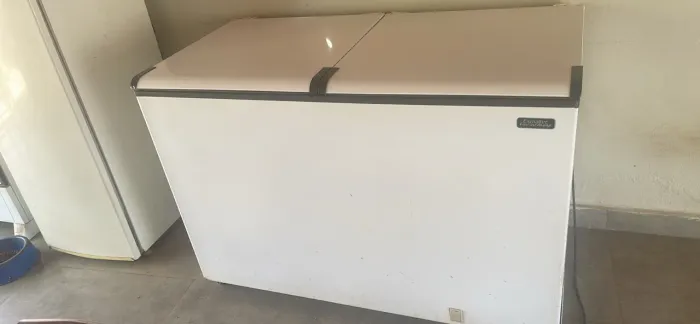Vendesse esse Freezer em perfeito estado, funcionando perfeitamente!!