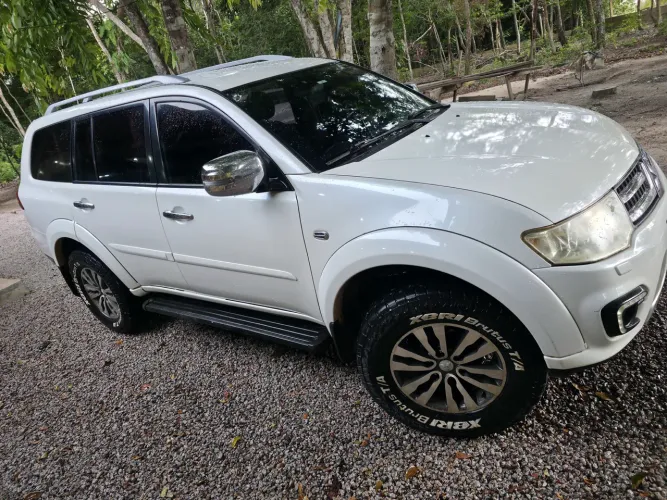 Mitsubishi Pajero HPE Full 3.2 4X4 T.i.dies. 5P AUT 2018
