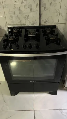 Fogão semi novo bem conservado 