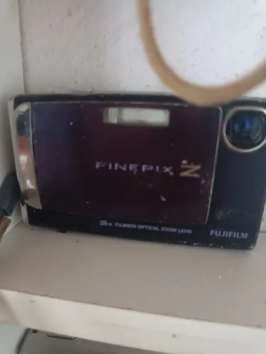 Câmeras fotográfica cada uma custa r$100 , comprando mais de uma fica $70 cada
