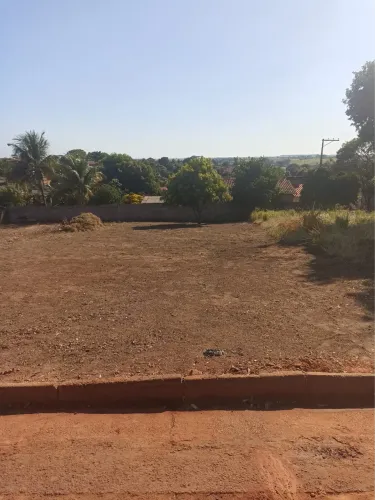 Vende-se Terreno Adamantina