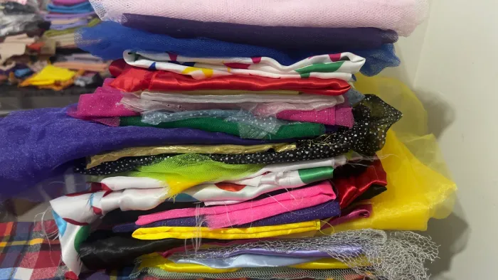 Lotão de tecidos ( organza e cetim ) tamanhos variados