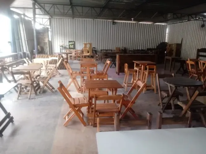 Mesas de bar,restaurante de madeira nobre, normal e dobráveis direto de fábrica