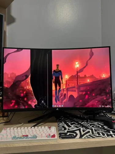 Monitor Gamer SuperFrame Precision Ultra Curvo(Tela parcialmente danificada).