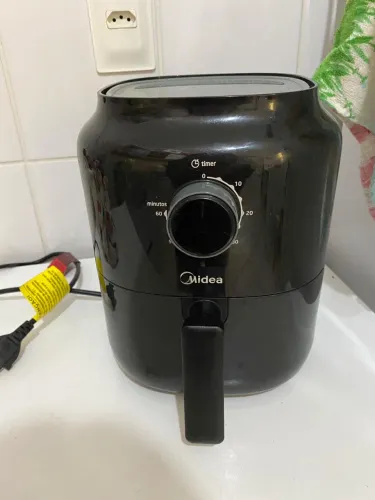 Fritadeira Air Fryer Midea 3 litros preta 220V