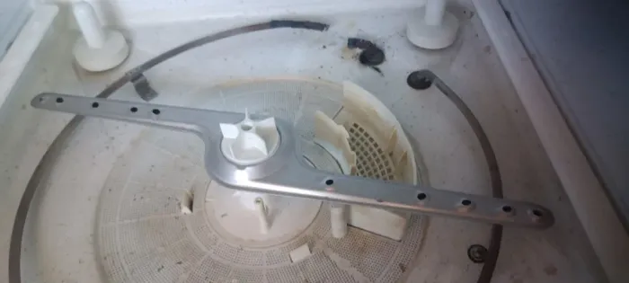 Máquina de lavar louça Brastemp precisa reparo