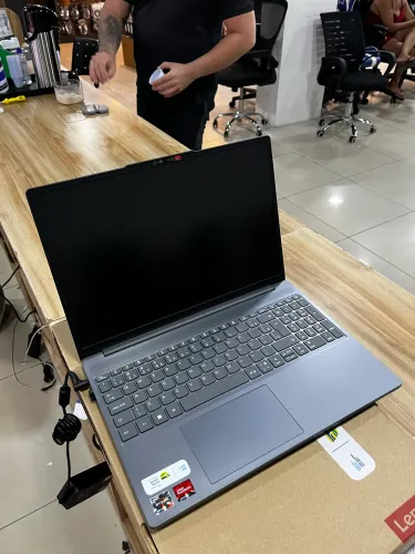 NOTEBOOK RYZEN 7 8RAM 512GB de memória
