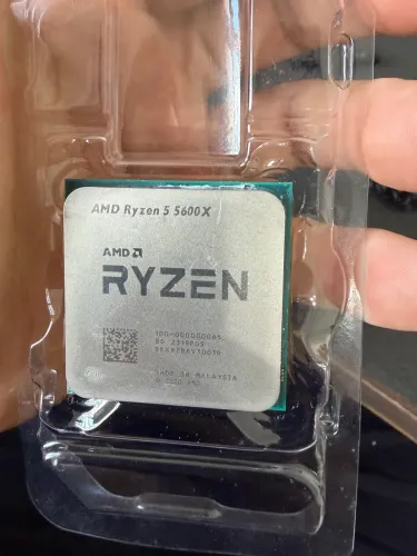 Ryzen 5 5600X com caixa mas sem coller