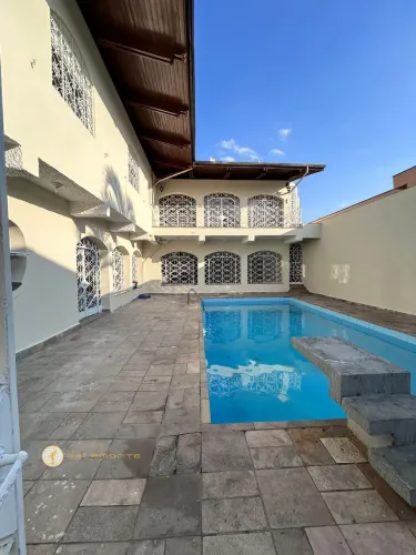 Casa com 5 Quarto(s) e 5 banheiro(s) para Alugar, 608 m² por R$ 14400 / Mês