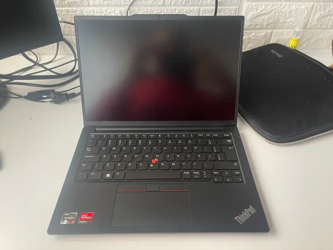 Notebook Lenovo ThinkPad E14 Gen 5 Ryzen 7 16gb RAM 512 SSD